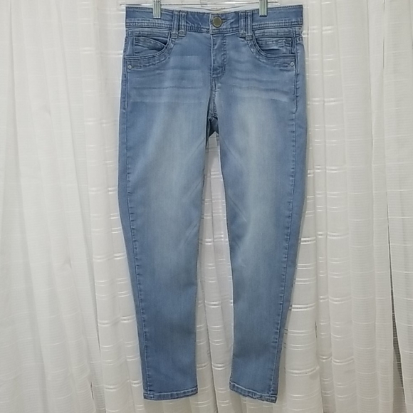 Democracy Denim - Democracy Skinny Jeans w/ Ab Technology- Size 6